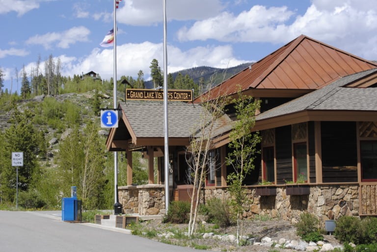 Grand Lake Visitor Center Picture